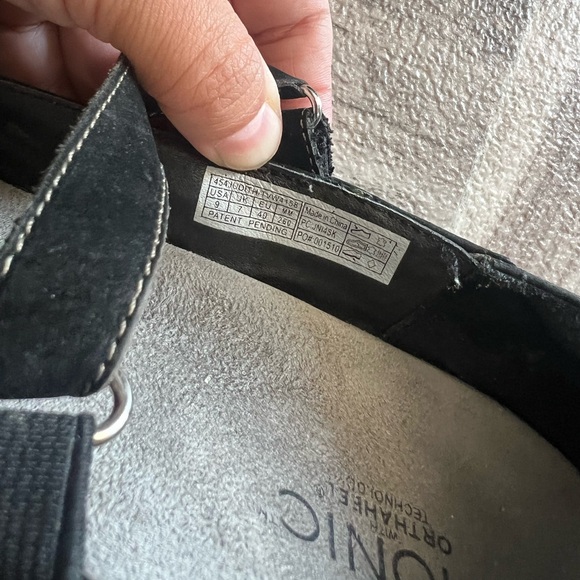 Vionic Flats - Picture 7 of 10